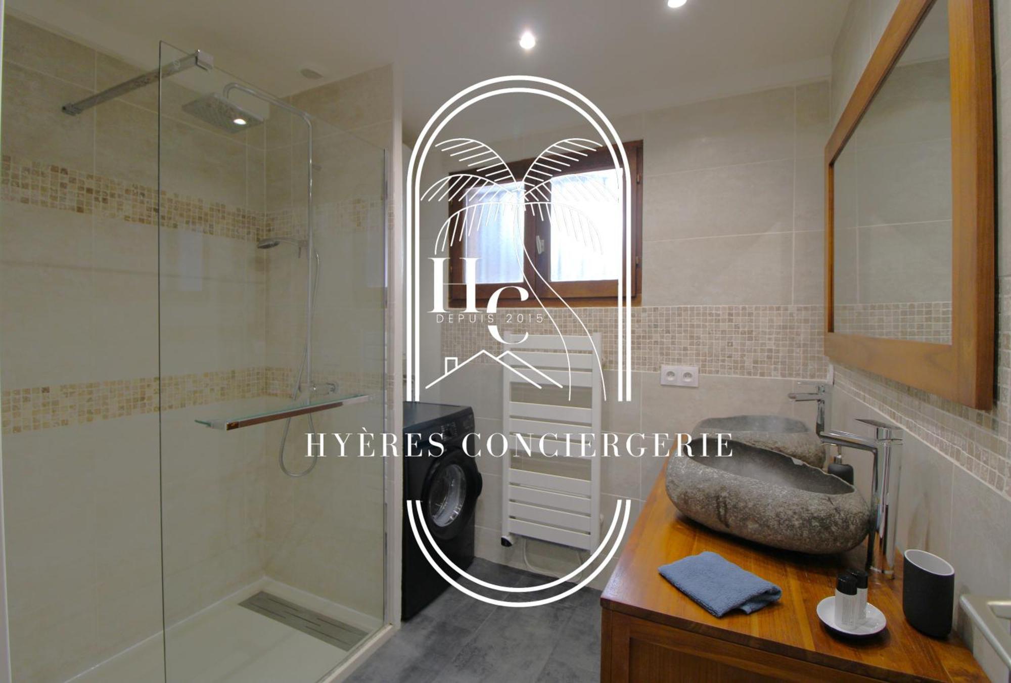 Appartement Triplex Le Port d'Hyères-400m-CLIM/WIFI/PARKING Extérieur photo
