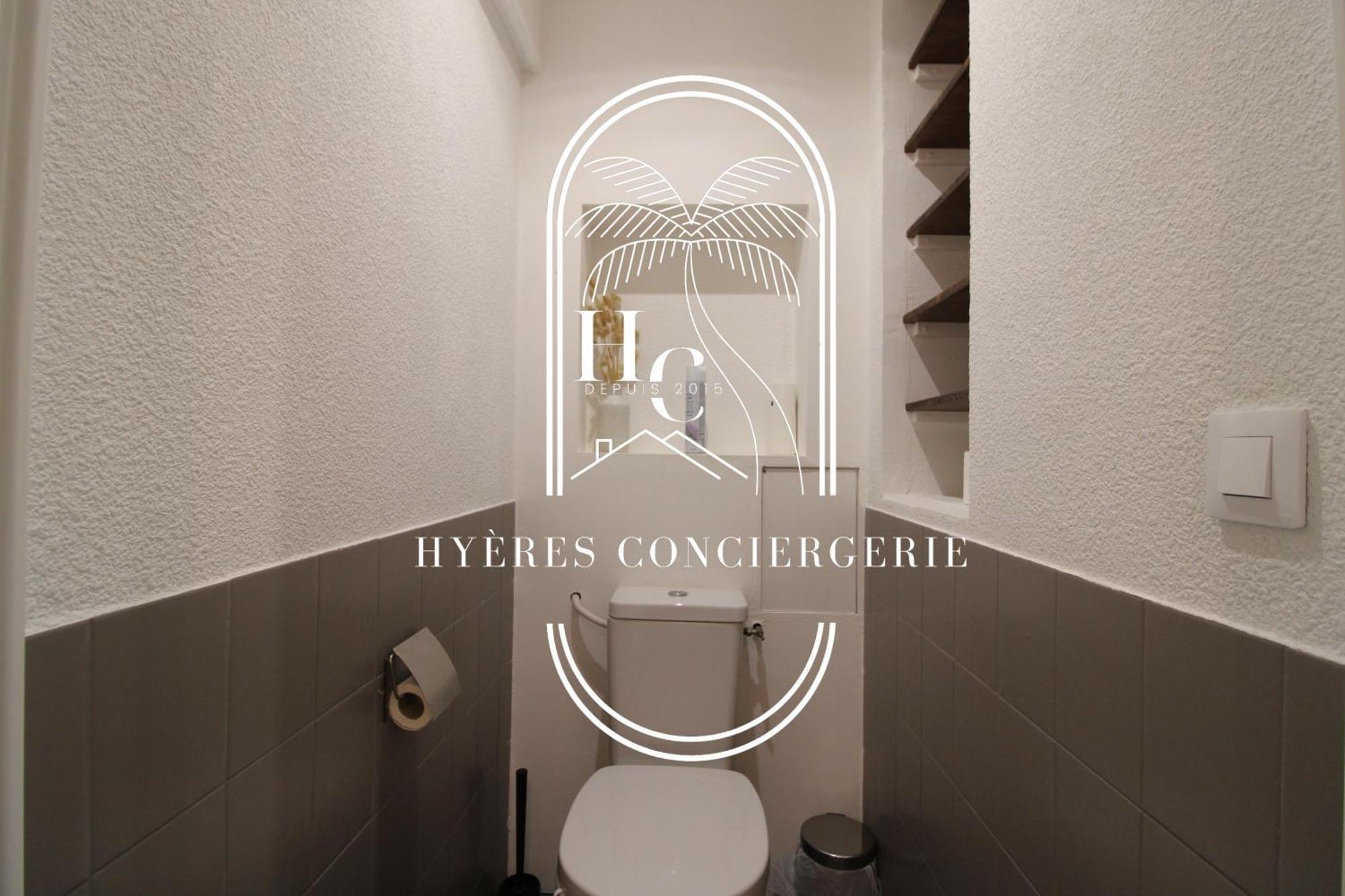 Appartement Triplex Le Port d'Hyères-400m-CLIM/WIFI/PARKING Extérieur photo