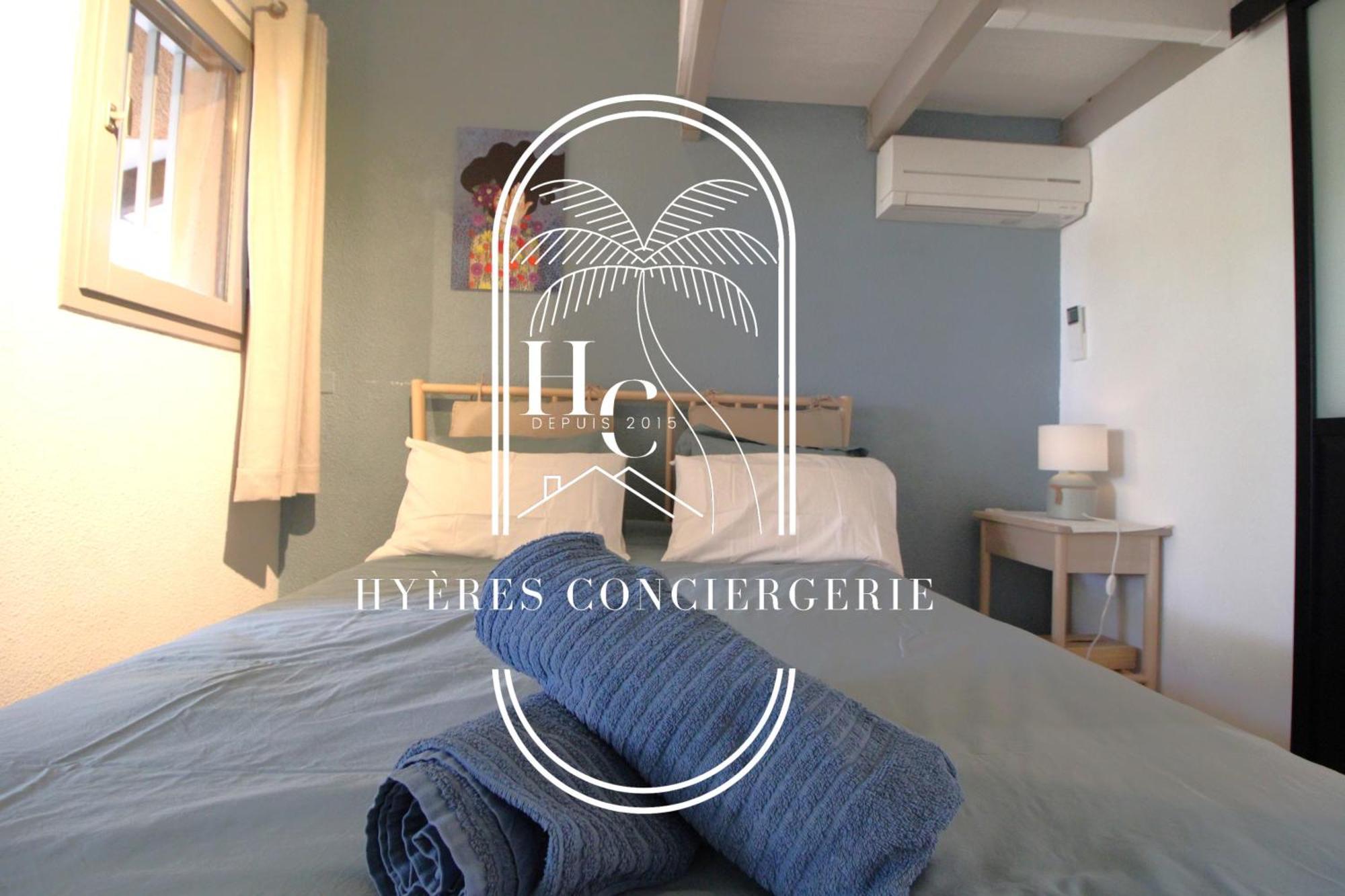Appartement Triplex Le Port d'Hyères-400m-CLIM/WIFI/PARKING Extérieur photo