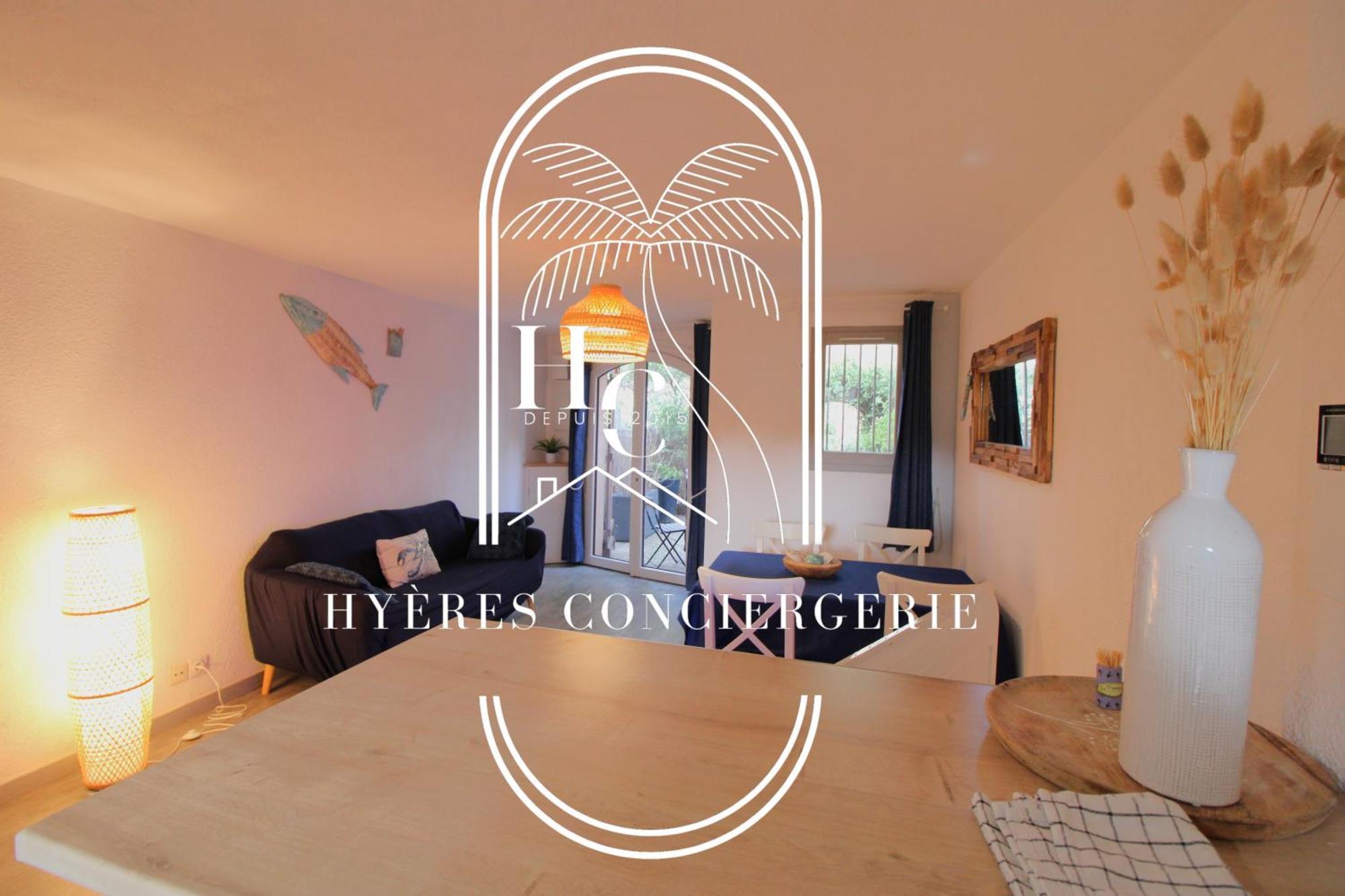 Appartement Triplex Le Port d'Hyères-400m-CLIM/WIFI/PARKING Extérieur photo
